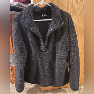 Spider fleece pullover